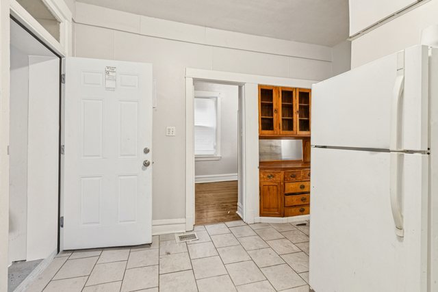 1912 S Harding Avenue