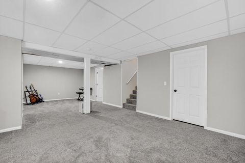 Tiny photo for 6 Sunset Circle, Bettendorf, IA 52722 (MLS # 12606346)