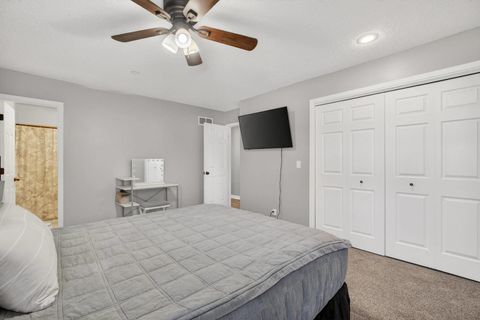 Tiny photo for 6 Sunset Circle, Bettendorf, IA 52722 (MLS # 12606346)