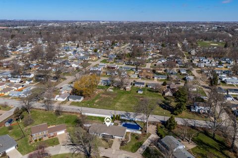 Tiny photo for 6 Sunset Circle, Bettendorf, IA 52722 (MLS # 12606346)