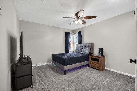 Tiny photo for 6 Sunset Circle, Bettendorf, IA 52722 (MLS # 12606346)