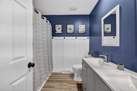 Tiny photo for 6 Sunset Circle, Bettendorf, IA 52722 (MLS # 12606346)