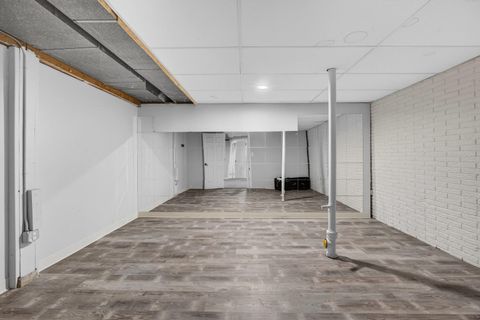 Tiny photo for 6 Sunset Circle, Bettendorf, IA 52722 (MLS # 12606346)