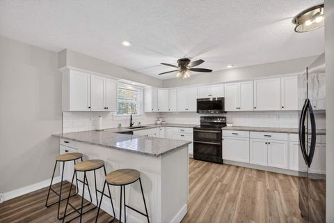 Tiny photo for 6 Sunset Circle, Bettendorf, IA 52722 (MLS # 12606346)