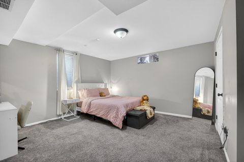 Tiny photo for 6 Sunset Circle, Bettendorf, IA 52722 (MLS # 12606346)