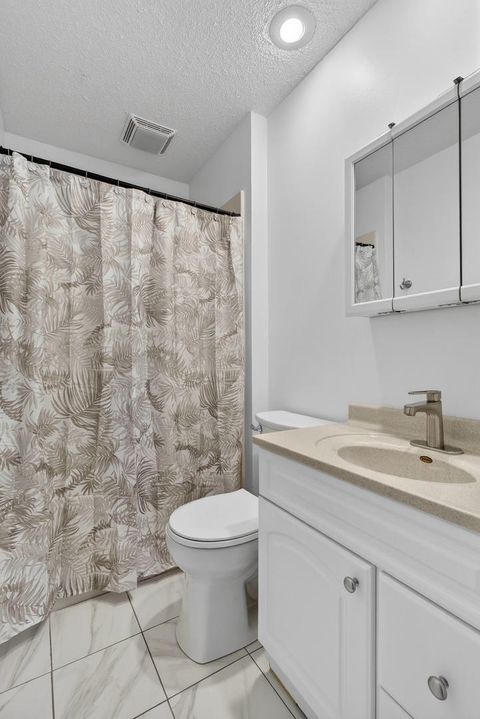 Tiny photo for 6 Sunset Circle, Bettendorf, IA 52722 (MLS # 12606346)