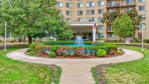 Tiny photo for 6933 N Kedzie Avenue #405, Chicago, IL 60645 (MLS # 12720740)