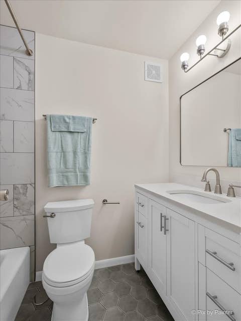 Tiny photo for 6933 N Kedzie Avenue #405, Chicago, IL 60645 (MLS # 12720740)