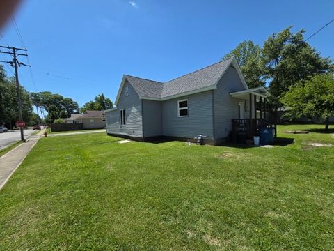 Tiny photo for 208 Burkett Street, Benton, IL 62812 (MLS # 12642370)