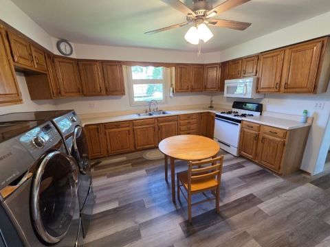 Tiny photo for 208 Burkett Street, Benton, IL 62812 (MLS # 12642370)