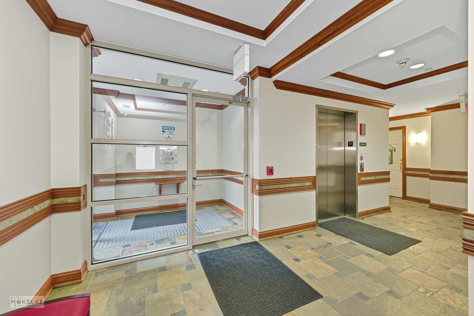 27 E Hattendorf Avenue 216