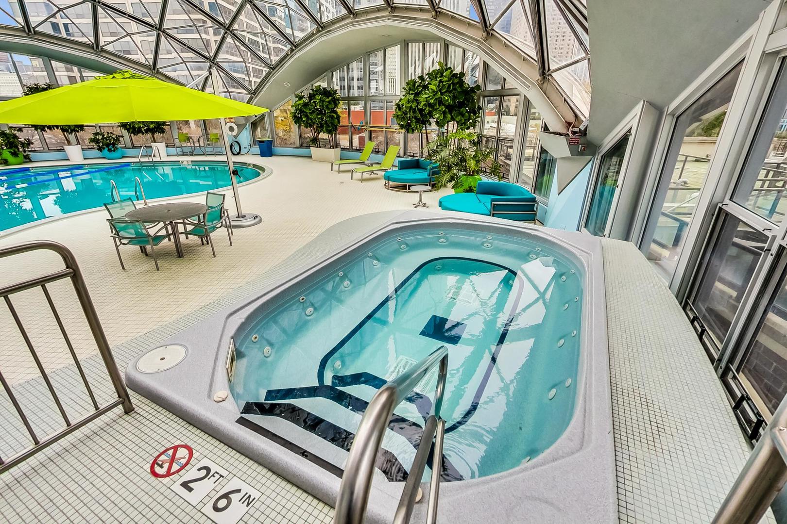 400 E RANDOLPH Street 3722