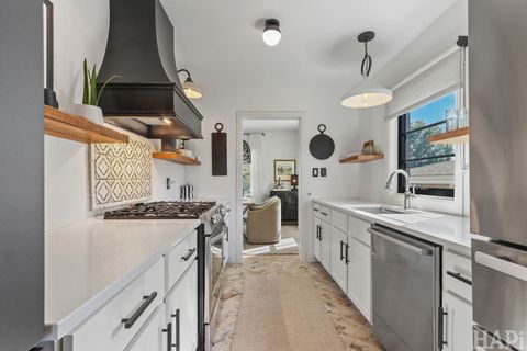 Tiny photo for 243 S Evanslawn Avenue, Aurora, IL 60506 (MLS # 12479813)