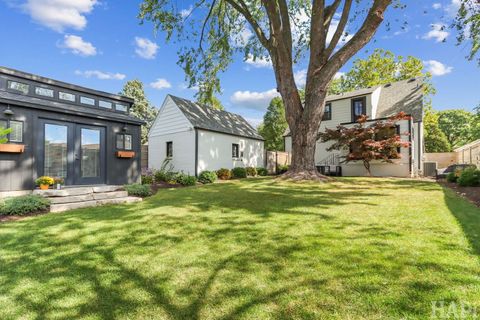 Tiny photo for 243 S Evanslawn Avenue, Aurora, IL 60506 (MLS # 12479813)