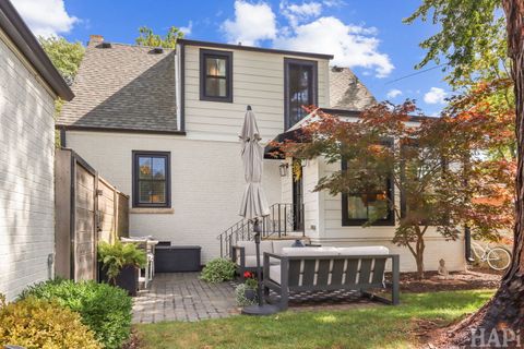 Tiny photo for 243 S Evanslawn Avenue, Aurora, IL 60506 (MLS # 12479813)