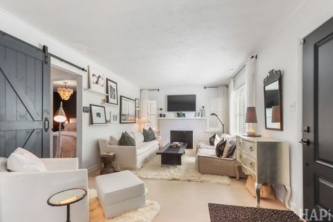 Tiny photo for 243 S Evanslawn Avenue, Aurora, IL 60506 (MLS # 12479813)