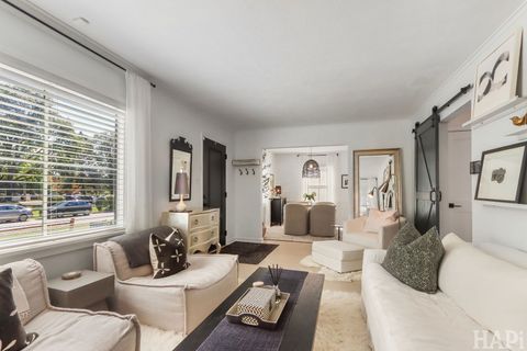 Tiny photo for 243 S Evanslawn Avenue, Aurora, IL 60506 (MLS # 12479813)