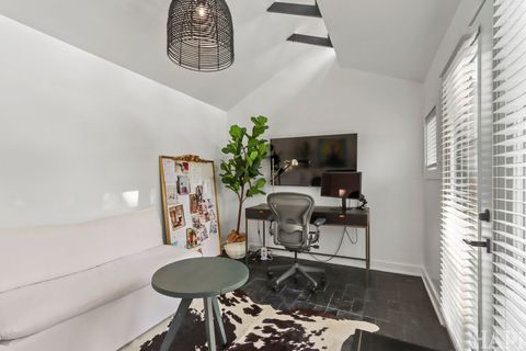 Tiny photo for 243 S Evanslawn Avenue, Aurora, IL 60506 (MLS # 12479813)