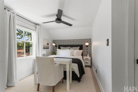 Tiny photo for 243 S Evanslawn Avenue, Aurora, IL 60506 (MLS # 12479813)