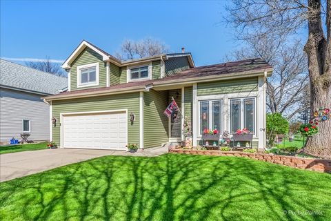 Photo of 1097 Amberwood Drive, Crystal Lake, IL 60014 (MLS # 12618376)