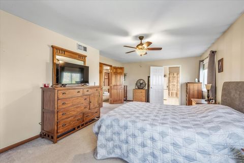 Tiny photo for 1097 Amberwood Drive, Crystal Lake, IL 60014 (MLS # 12618376)