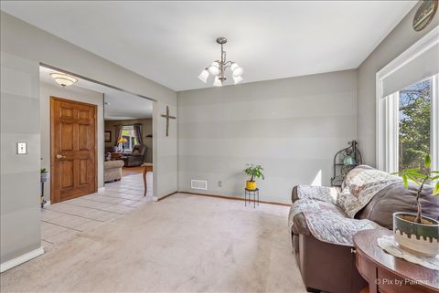 Tiny photo for 1097 Amberwood Drive, Crystal Lake, IL 60014 (MLS # 12618376)