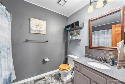 Tiny photo for 1097 Amberwood Drive, Crystal Lake, IL 60014 (MLS # 12618376)