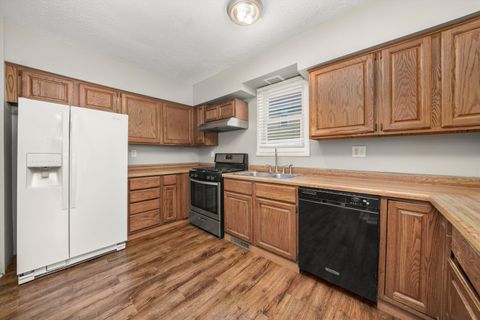 Tiny photo for 315 W 5th Street, Belvidere, IL 61008 (MLS # 12500146)