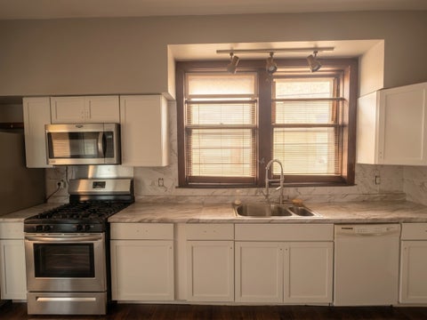 Tiny photo for 953 E Hyde Park Boulevard #3, Chicago, IL 60615 (MLS # 12703894)