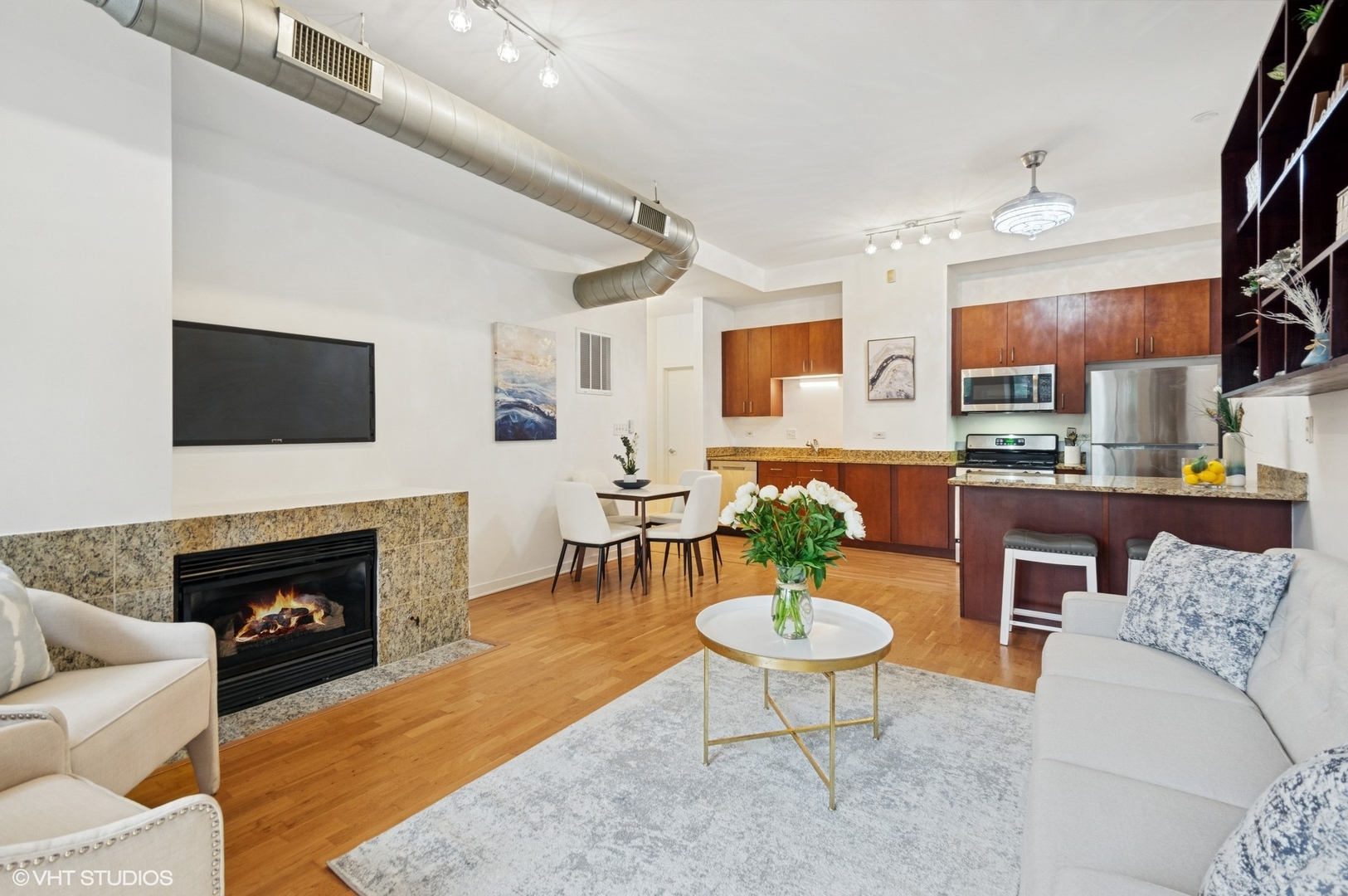 4537 S DREXEL Boulevard 106