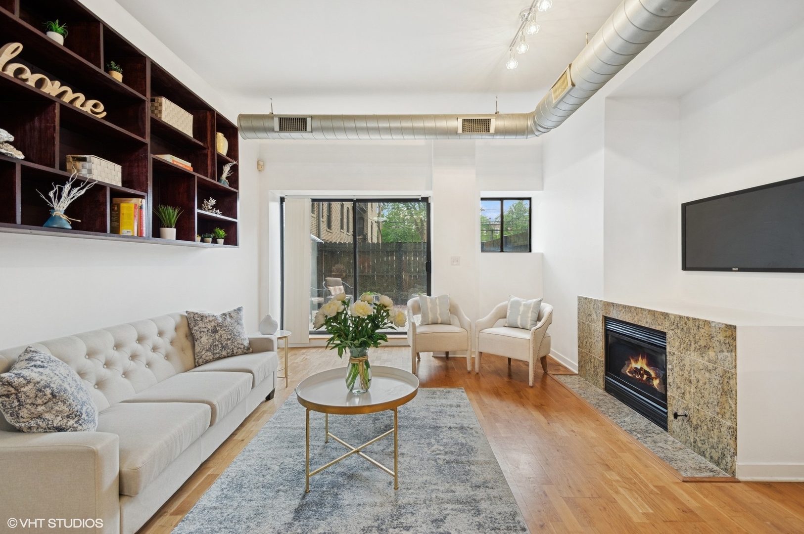 4537 S DREXEL Boulevard 106