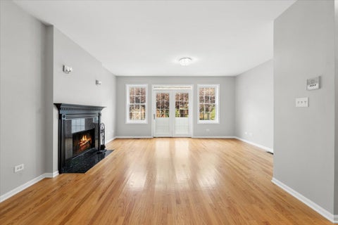 Tiny photo for 853 W Lakeside Place #1W, Chicago, IL 60640 (MLS # 12773162)