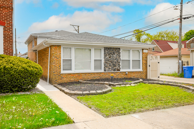 615 E 101st Place