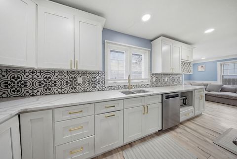 Tiny photo for 2713 Landen Drive, Melrose Park, IL 60164 (MLS # 12608039)