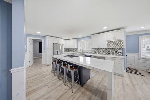 Tiny photo for 2713 Landen Drive, Melrose Park, IL 60164 (MLS # 12608039)