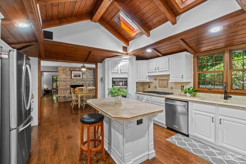 Tiny photo for 506 Pin Oak Court, St. Charles, IL 60174 (MLS # 12743764)
