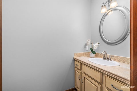 Tiny photo for 506 Pin Oak Court, St. Charles, IL 60174 (MLS # 12743764)