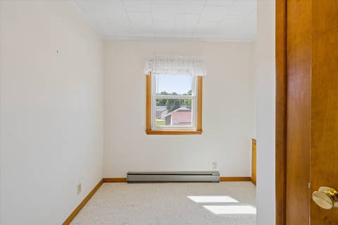 Tiny photo for 604 N 4th Street, Clinton, IA 52732 (MLS # 12667090)