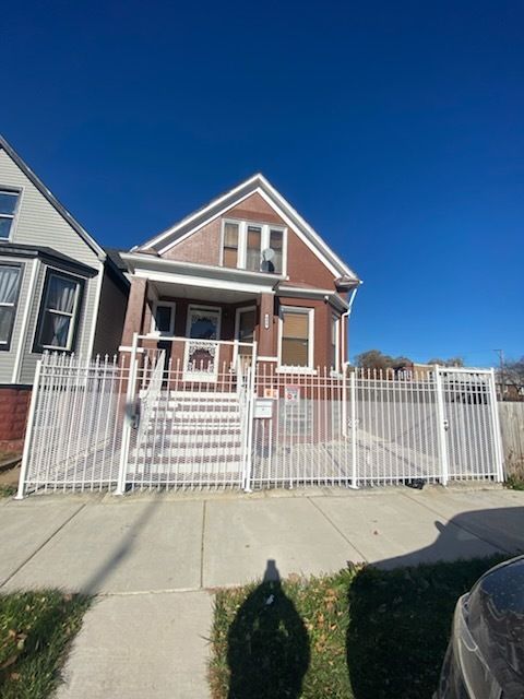Photo of 906 W 71st Street, Chicago, IL 60621 (MLS # 12538948)