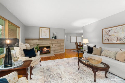 Tiny photo for 22W126 Buena Vista Drive, Glen Ellyn, IL 60137 (MLS # 12757401)