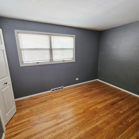 Tiny photo for 618 W Comstock Avenue, Elmhurst, IL 60126 (MLS # 12691317)