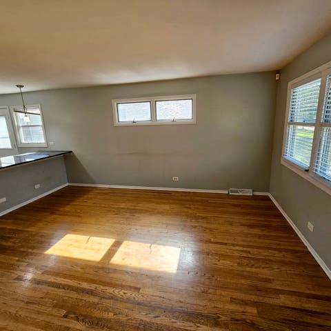 Tiny photo for 618 W Comstock Avenue, Elmhurst, IL 60126 (MLS # 12691317)