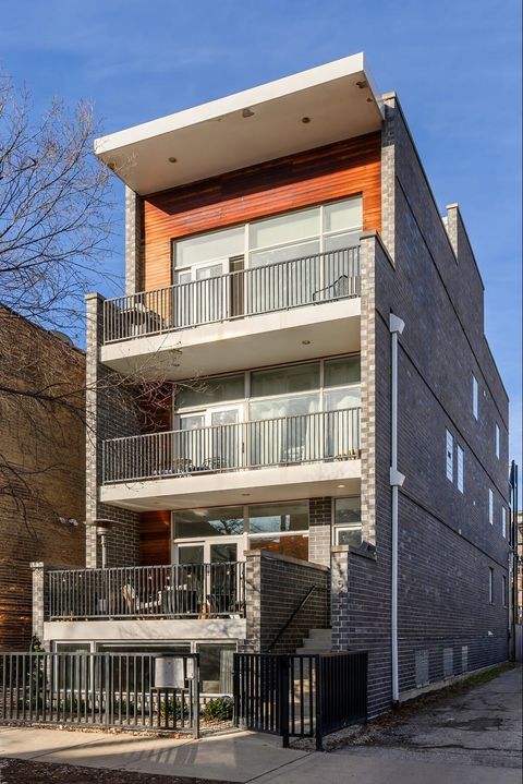 1542 N Artesian Avenue 1 Chicago IL 60622