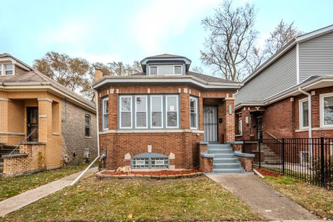 Photo of 1205 W 97th Place, Chicago, IL 60643 (MLS # 12519640)