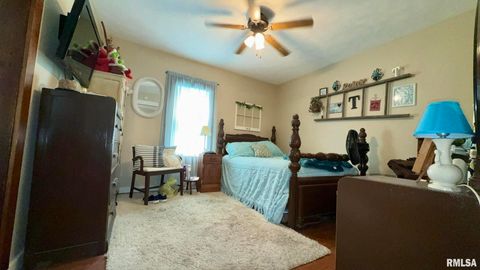 Tiny photo for 1104 W WEBSTER Street, Benton, IL 62812 (MLS # EB459163)