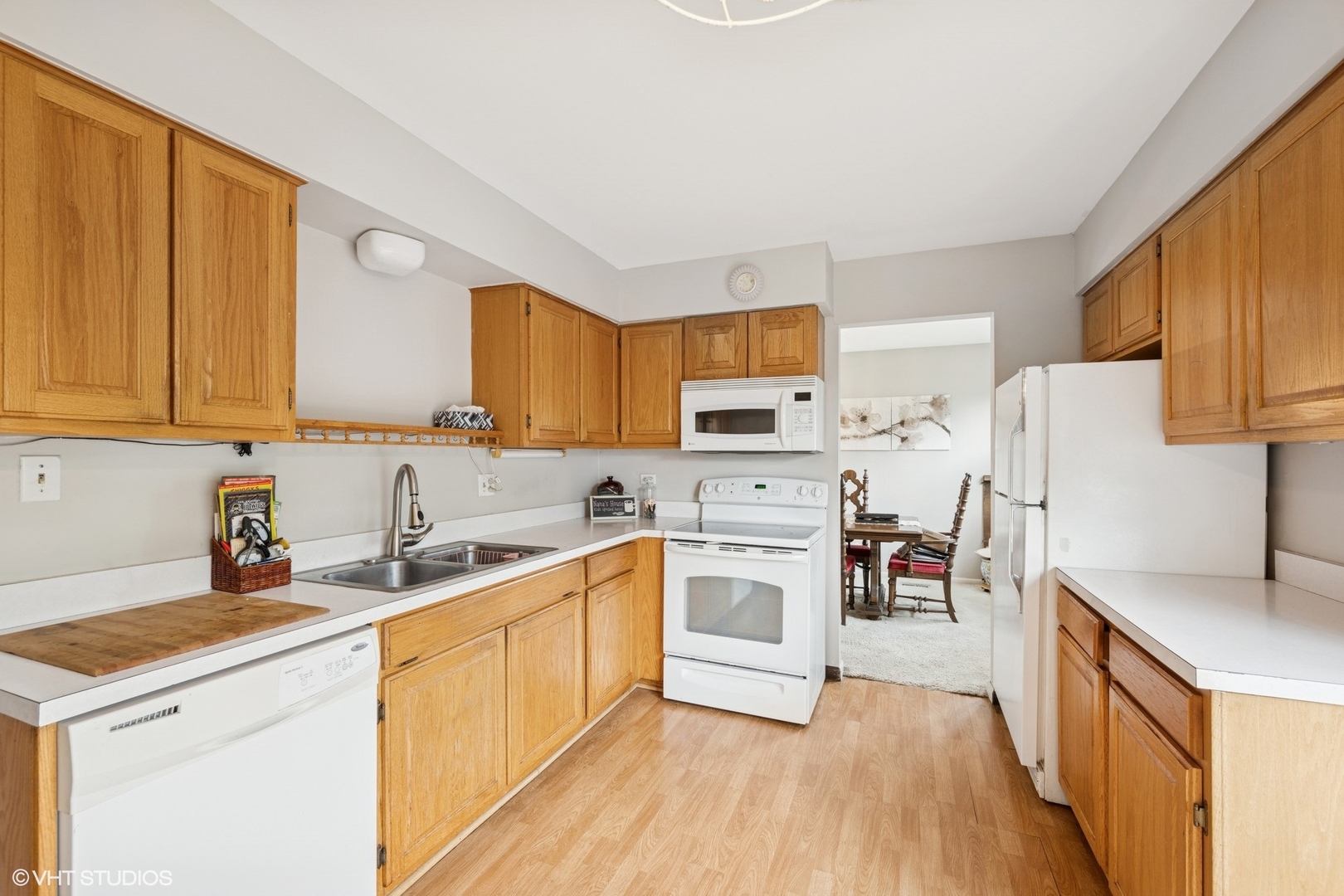 204 E Cedarwood Court