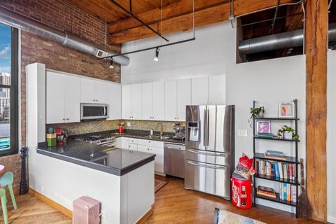 Tiny photo for 300 W Grand Avenue W #602, Chicago, IL 60654 (MLS # 12492031)