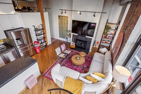 Tiny photo for 300 W Grand Avenue W #602, Chicago, IL 60654 (MLS # 12492031)