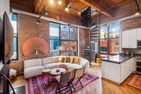Tiny photo for 300 W Grand Avenue W #602, Chicago, IL 60654 (MLS # 12492031)