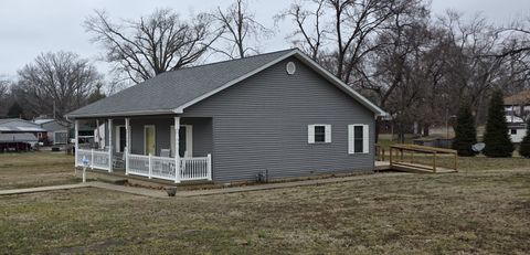 Tiny photo for 2806 Jones Street, Eldorado, IL 62930 (MLS # 12569897)